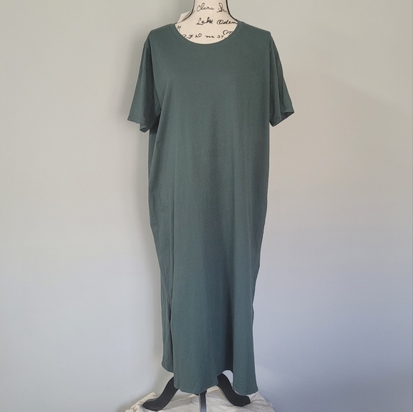 J. Crew Factory Dresses & Skirts - J Crew green midi tee shirt dress in XL